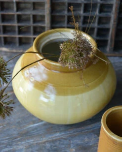 Bolle Handgemaakte Pot In Oud Oker Bruine Tinten, Unique IB Laursen