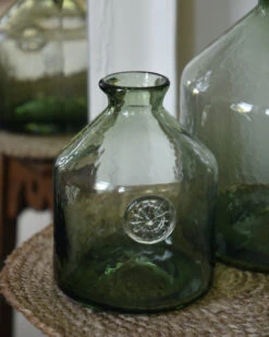 Glazen Apothekers Fles In Het Groen Met Embleem Klein, IB Laursen