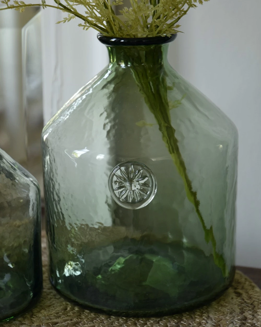 Glazen Apothekers Fles In Het Groen Met Embleem Groot, IB Laursen 3 Glazen Apothekers Fles In Het Groen Met Embleem Groot, IB Laursen