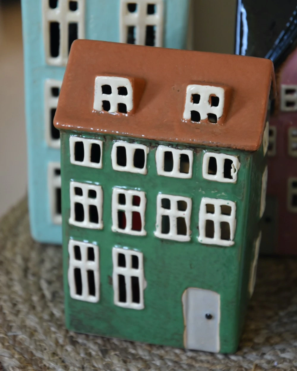 Groen Pakhuis Nyhavn Theelicht Met Lichte Ramen En Dakkapellen, IB Laursen 3 Groen Pakhuis Nyhavn Theelicht Met Lichte Ramen En Dakkapellen, IB Laursen