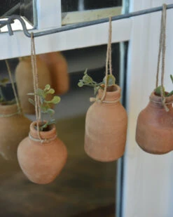 Handgemaakte Aardewerk Flesjes Met Ophang Touw Set Van 3, IB Laursen 13 Handgemaakte Aardewerk Flesjes Met Ophang Touw Set Van 3, IB Laursen -Ib Laursen handgemaakte aardewerk flesjes met ophang touw set van 3 ib laursen 3