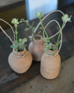 Handgemaakte Aardewerk Flesjes Met Ophang Touw Set Van 3, IB Laursen 16 Handgemaakte Aardewerk Flesjes Met Ophang Touw Set Van 3, IB Laursen -Ib Laursen handgemaakte aardewerk flesjes met ophang touw set van 3 ib laursen 6