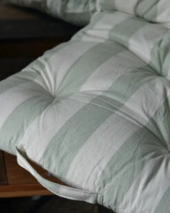 Matras Kussen Breed Gestreept In Gebroken Wit En Zacht Groen, IB Laursen 15 Matras Kussen Breed Gestreept In Gebroken Wit En Zacht Groen, IB Laursen -Ib Laursen matras kussen breed gestreept in gebroken wit en zacht groen ib laursen 6