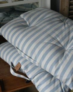 Matras Kussen Gestreept In Gebroken Wit En Licht Blauw, IB Laursen -Ib Laursen matras kussen gestreept in gebroken wit en licht blauw ib laursen 3