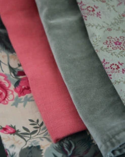 Olijf Groene Velours Kussenhoes, IB Laursen 11 Olijf Groene Velours Kussenhoes, IB Laursen -Ib Laursen olijf groene velours kussenhoes ib laursen 2