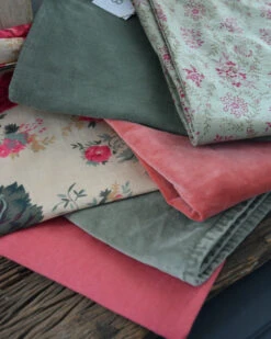 Olijf Groene Velours Kussenhoes, IB Laursen 14 Olijf Groene Velours Kussenhoes, IB Laursen -Ib Laursen olijf groene velours kussenhoes ib laursen 5