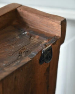 Oud Houten 'kaas' Kastje Met Gaas Deur Unique, IB Laursen -Ib Laursen oud houten kaas kastje met gaas deur unique ib laursen 3