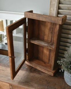 Oud Houten 'kaas' Kastje Met Gaas Deur Unique, IB Laursen -Ib Laursen oud houten kaas kastje met gaas deur unique ib laursen 4