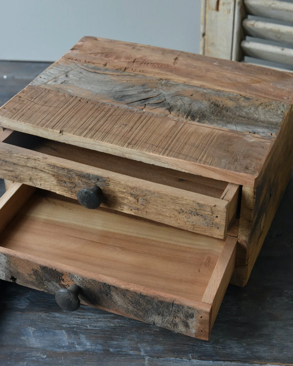 Oud Houten Lade Kastje, IB Laursen 3 Oud Houten Lade Kastje, IB Laursen