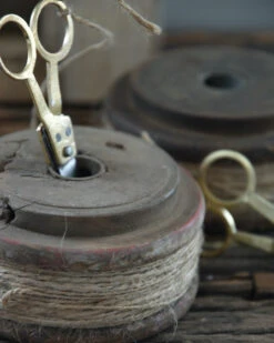 Oud Houten Spoel Met Touw En Schaartje, IB Laursen -Ib Laursen oud houten spoel met touw en schaartje ib laursen 6