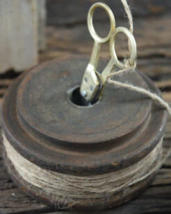 Oud Houten Spoel Met Touw En Schaartje, IB Laursen -Ib Laursen oud houten spoel met touw en schaartje ib laursen 7