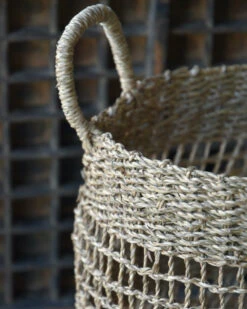 Ronde Mand Met Opgewerkte Structuur Middel Met Handvaten, IB Laursen -Ib Laursen ronde mand met opgewerkte structuur middel met handvaten ib laursen 2