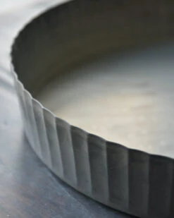 Ib Laursen 8 Ronde Zinken Schaal Met Hoge Schulp Rand, IB Laursen