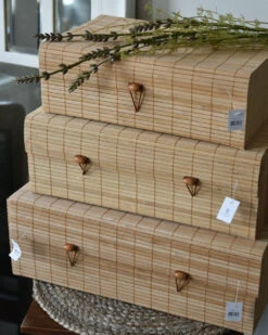 Set Bamboe Opberg Kistjes Met Houten Knop Sluiting Van 3, IB Laursen 13 Set Bamboe Opberg Kistjes Met Houten Knop Sluiting Van 3, IB Laursen -Ib Laursen set bamboe opberg kistjes met houten knop sluiting van 3 ib laursen 1 4