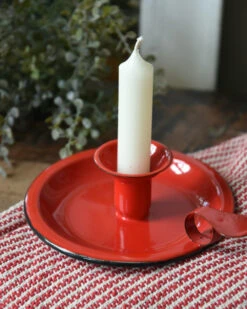Tijdloze Rode Emaille Kandelaar, IB Laursen