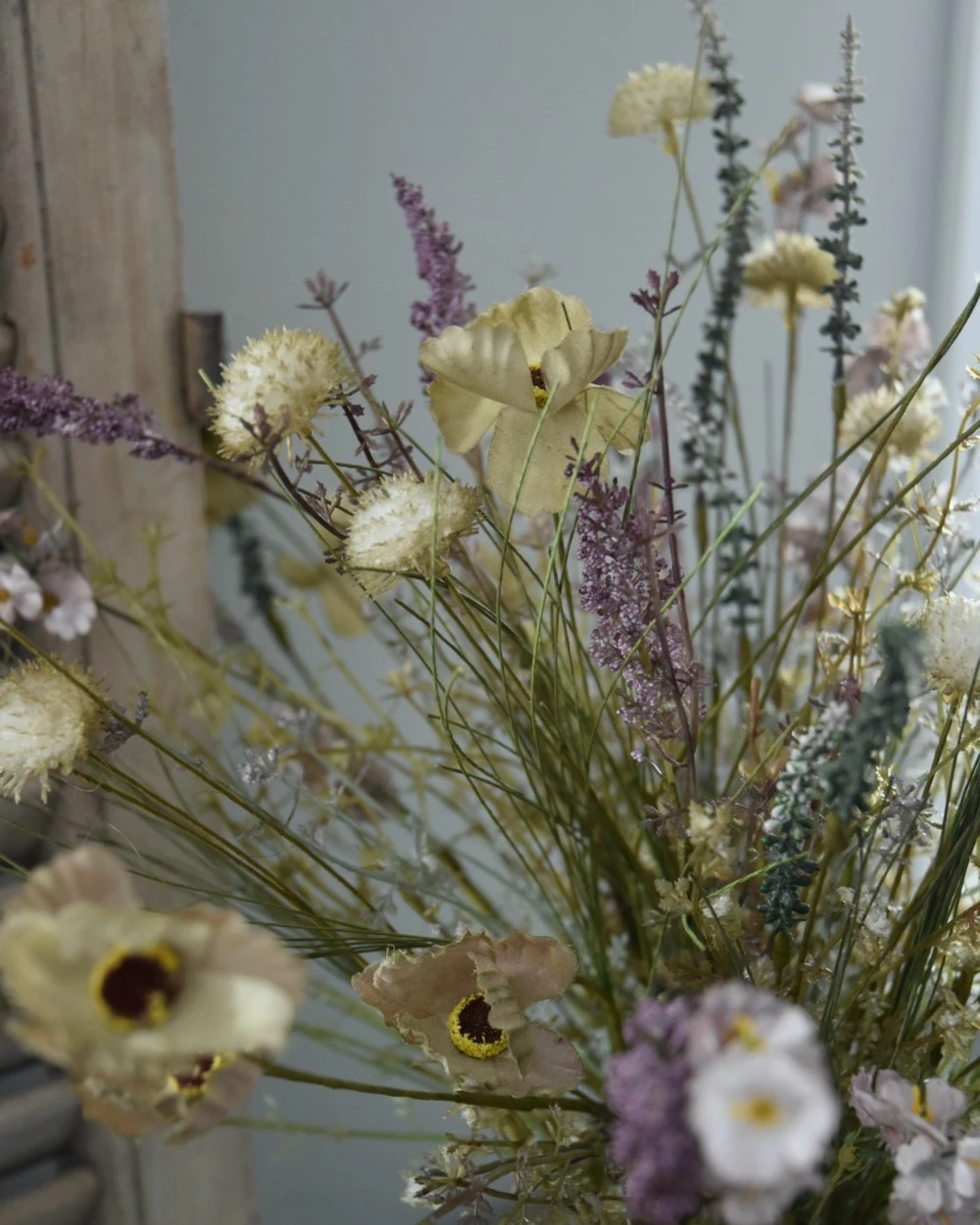 Veldboeket In Pastel Groenen, Lila, Paars En Taupe, 'zijdebloemen' 10 Veldboeket In Pastel Groenen, Lila, Paars En Taupe, 'zijdebloemen' - Afbeelding 8
