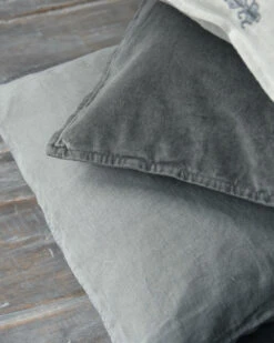 Velours 'thunder Grey' Vierkante Kussenhoes, IB Laursen