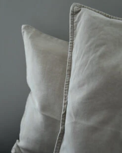 Vierkant Velours Kussen Fog, IB Laursen -Ib Laursen vierkant velours kussen fog ib laursen 3