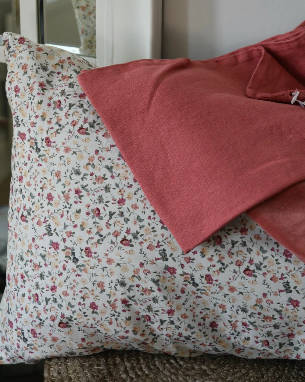 Vrolijke Bloemetjes Kussenhoes Faded Rose En Cream, IB Laursen 8 Vrolijke Bloemetjes Kussenhoes Faded Rose En Cream, IB Laursen - Afbeelding 6