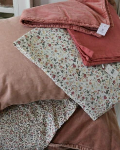 Vrolijke Bloemetjes Kussenhoes Faded Rose En Cream, IB Laursen 17 Vrolijke Bloemetjes Kussenhoes Faded Rose En Cream, IB Laursen -Ib Laursen vrolijke bloemetjes kussenhoes faded rose en cream ib laursen 7