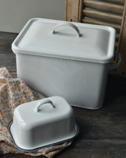 Wit Emaille Brood Trommel Met Oren En Deksel, IB Laursen 13 Wit Emaille Brood Trommel Met Oren En Deksel, IB Laursen -Ib Laursen wit emaille brood trommel met oren en deksel ib laursen 5