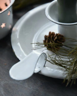 Wit Emaille Kandelaar Met Oor, IB Laursen -Ib Laursen wit emaille kandelaar met oor ib laursen 3