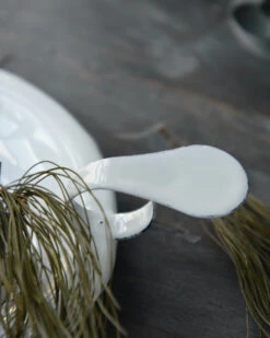 Wit Emaille Kandelaar Met Oor, IB Laursen -Ib Laursen wit emaille kandelaar met oor ib laursen 5