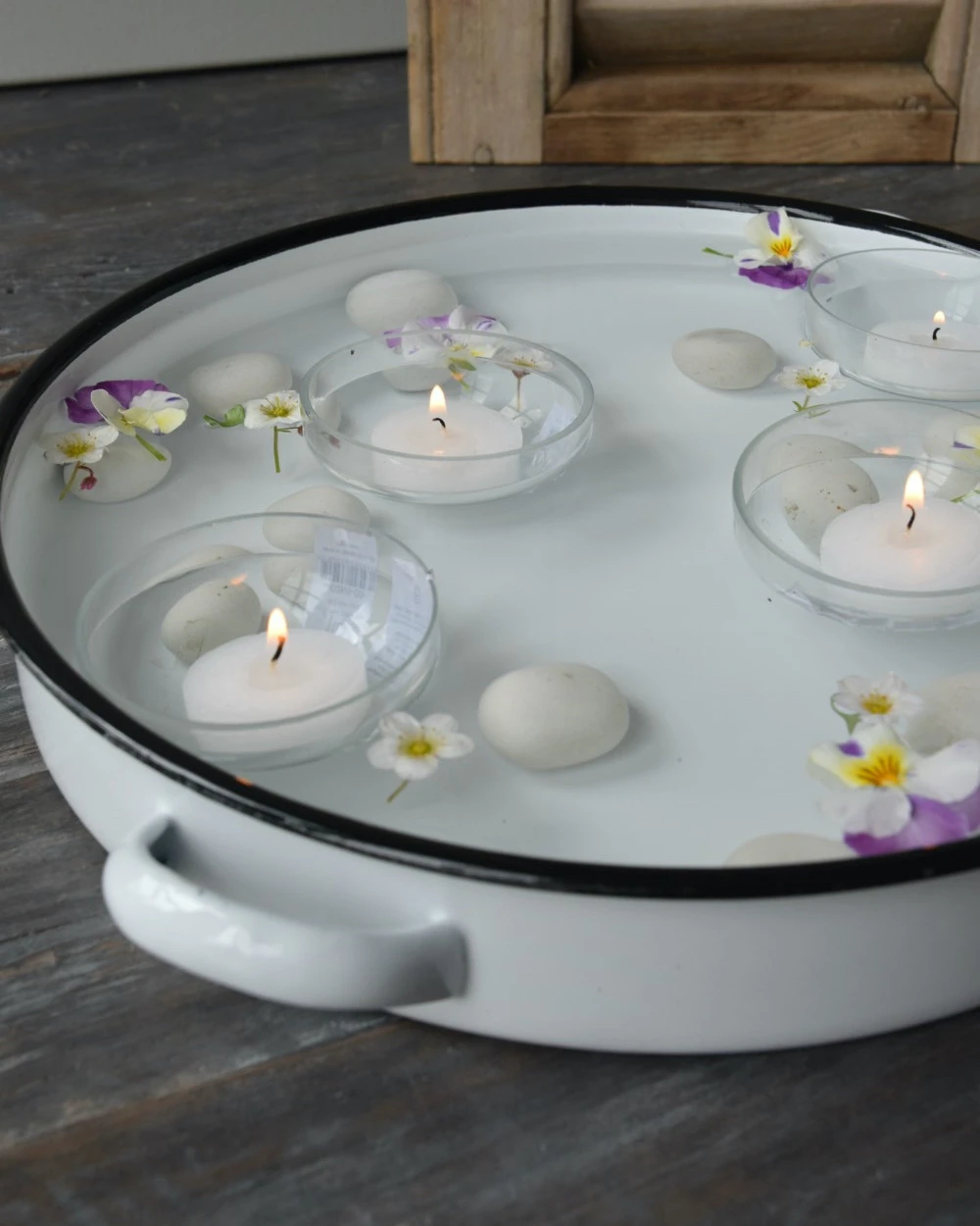 Wit Emaille Schaal Met Twee Handvaten En Zwarte Rand, IB Laursen 3 Wit Emaille Schaal Met Twee Handvaten En Zwarte Rand, IB Laursen