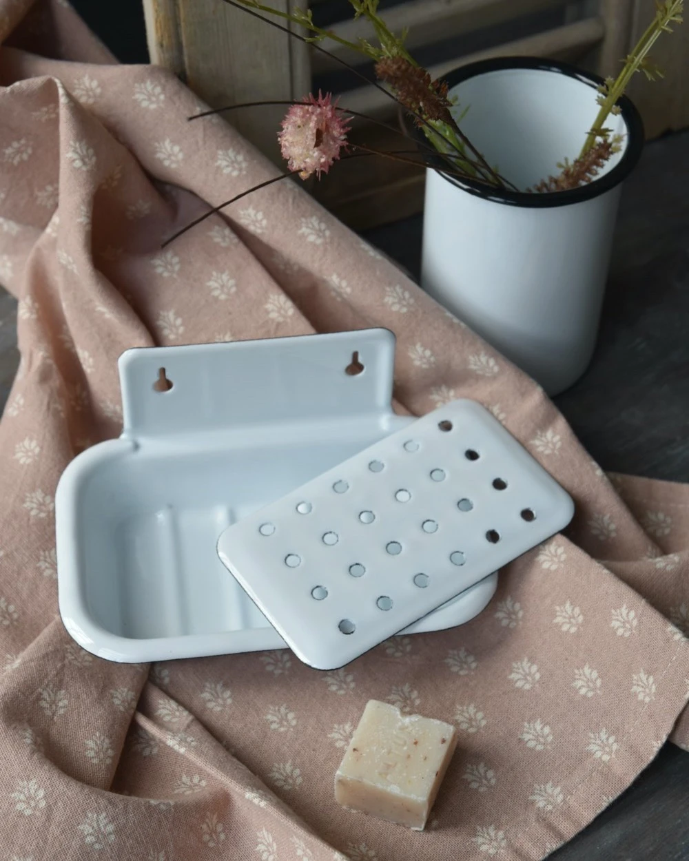 Wit Emaille Zeep Schaaltje Met Uitdruip Inleg, IB Laursen 6 Wit Emaille Zeep Schaaltje Met Uitdruip Inleg, IB Laursen - Afbeelding 4