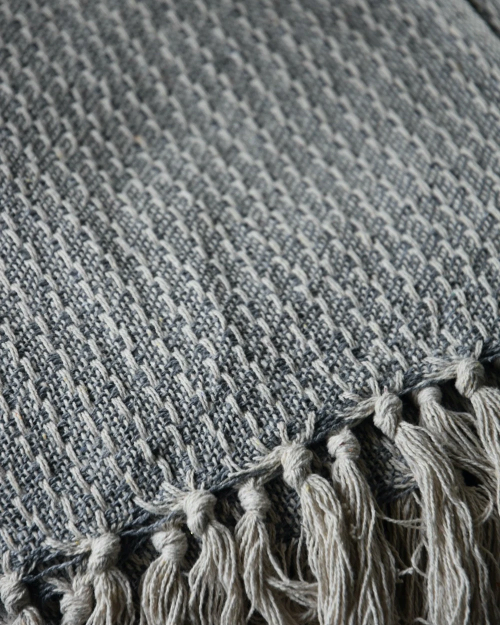 Woonkleed Sprei In Gebroken Wit Met Zacht Blauw/grijs, IB Laursen 5 Woonkleed Sprei In Gebroken Wit Met Zacht Blauw/grijs, IB Laursen - Afbeelding 3