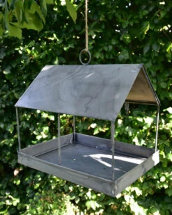 Zinken Vogelvoeder Huis, IB Laursen