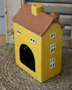 Zonnig Geel Theelicht Pakhuis Met Dakkapellen Nyhavn, IB Laursen -Ib Laursen zonnig geel theelicht pakhuis met dakkapellen nyhavn ib laursen 3