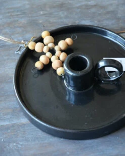 Zwarte Aardewerk Kandelaar Met Oor, IB Laursen -Ib Laursen zwarte aardewerk kandelaar met oor ib laursen 7