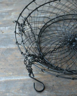 Zwarte Draadmand Etagère Hangend, IB Laursen 14 Zwarte Draadmand Etagère Hangend, IB Laursen -Ib Laursen zwarte draadmand etagere hangend ib laursen 4